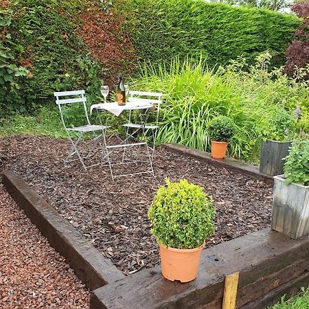 The Bothy Near Tenby, Big Projector Screen, Four-Poster Bed, On-Site Hot Tub Access Via Spa Pack, Breakfast Exterior foto