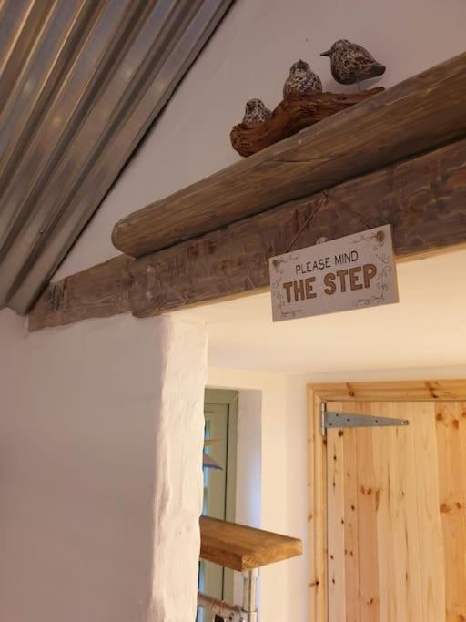 The Bothy Near Tenby, Big Projector Screen, Four-Poster Bed, On-Site Hot Tub Access Via Spa Pack, Breakfast Exterior foto